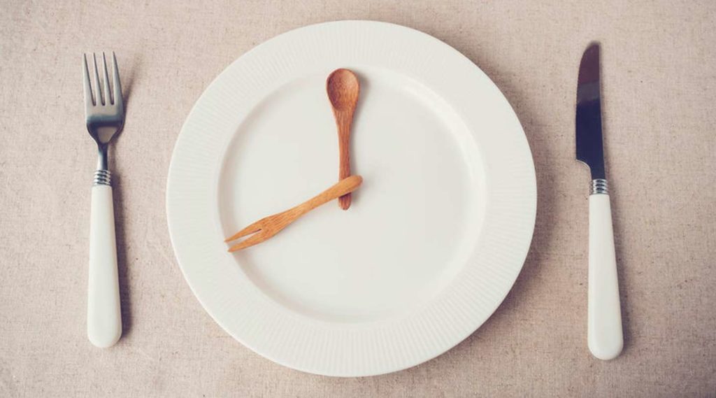 Intermittent Fasting: Is It for Moms? - Moms Into Fitness